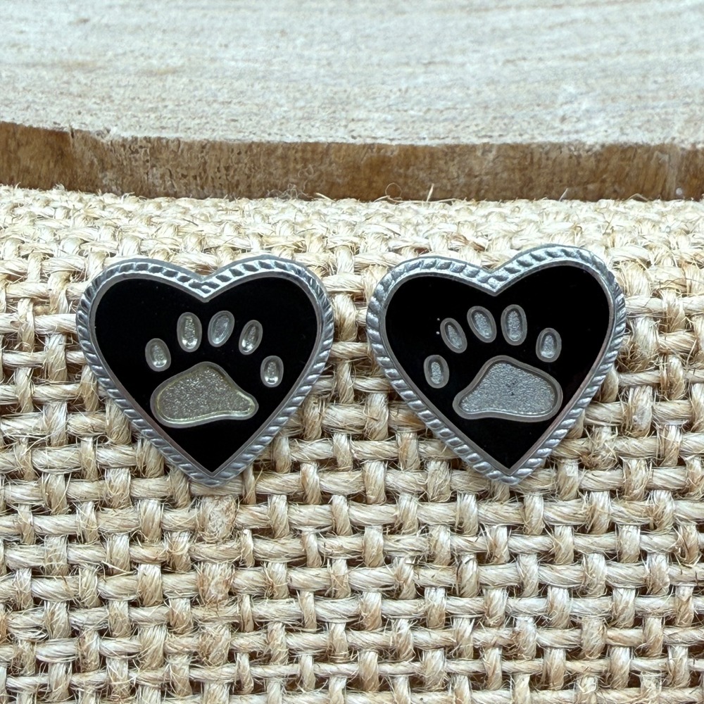 Boyds Bear Country Heart Paw Print Stud Earrings Silver Tone Black Enamel